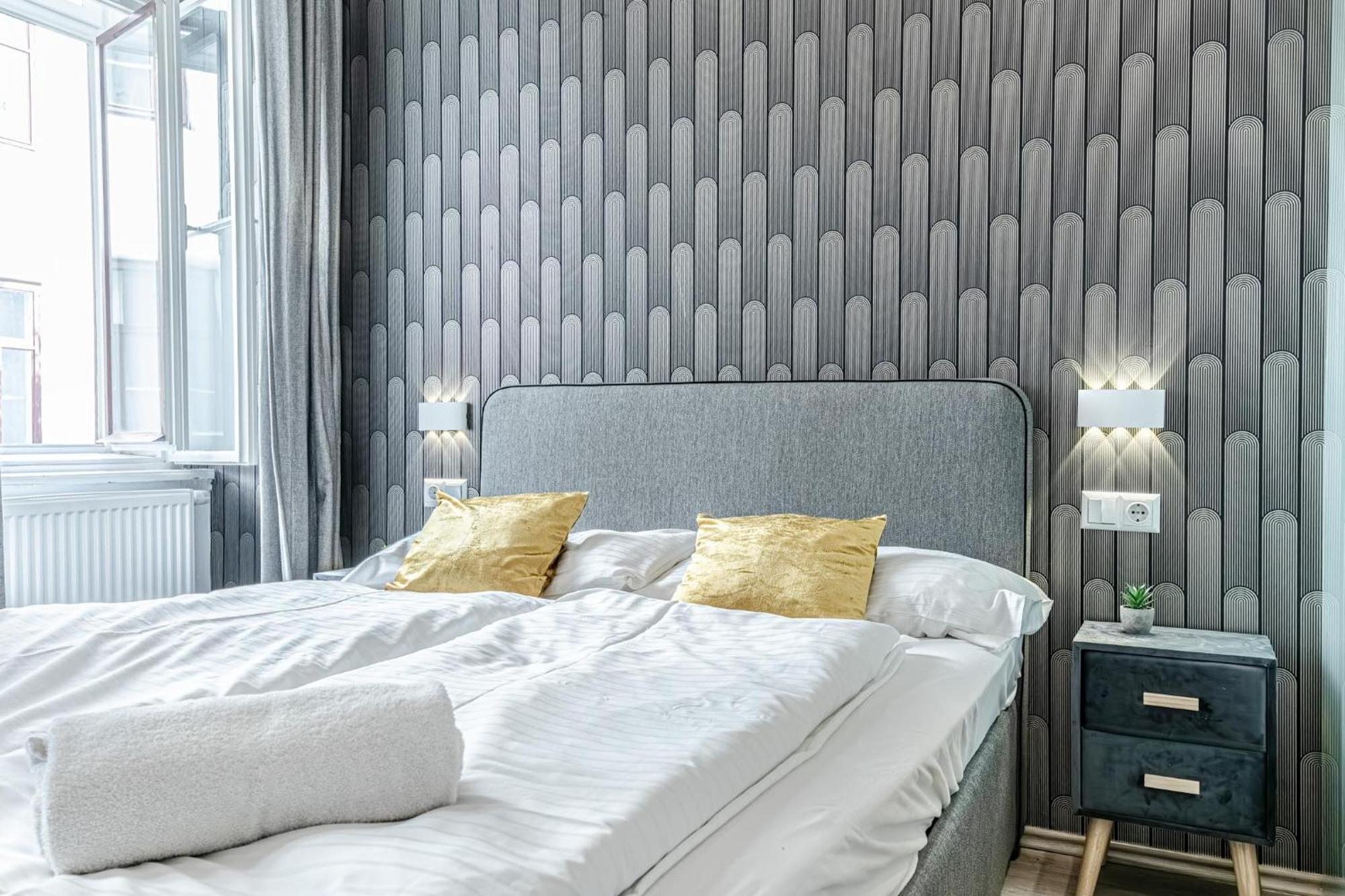 Shopping Paradise 9br Complex Ideal For 22 People Apartment *