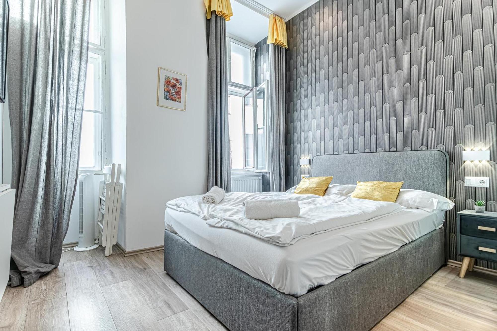 Shopping Paradise 9br Complex Ideal For 22 People *