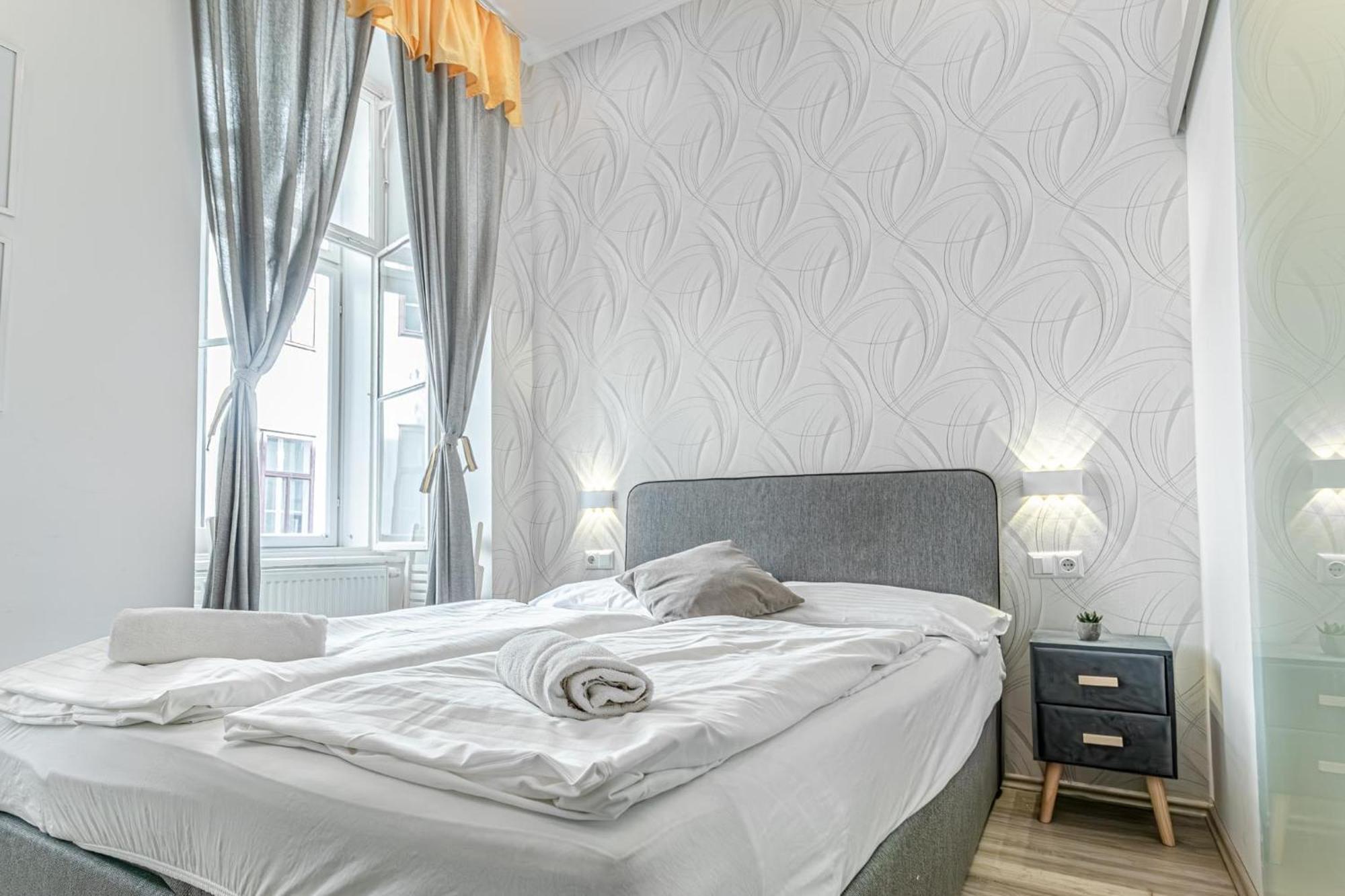 Apartment Shopping Paradise 9br Complex Ideal For 22 People Vienna