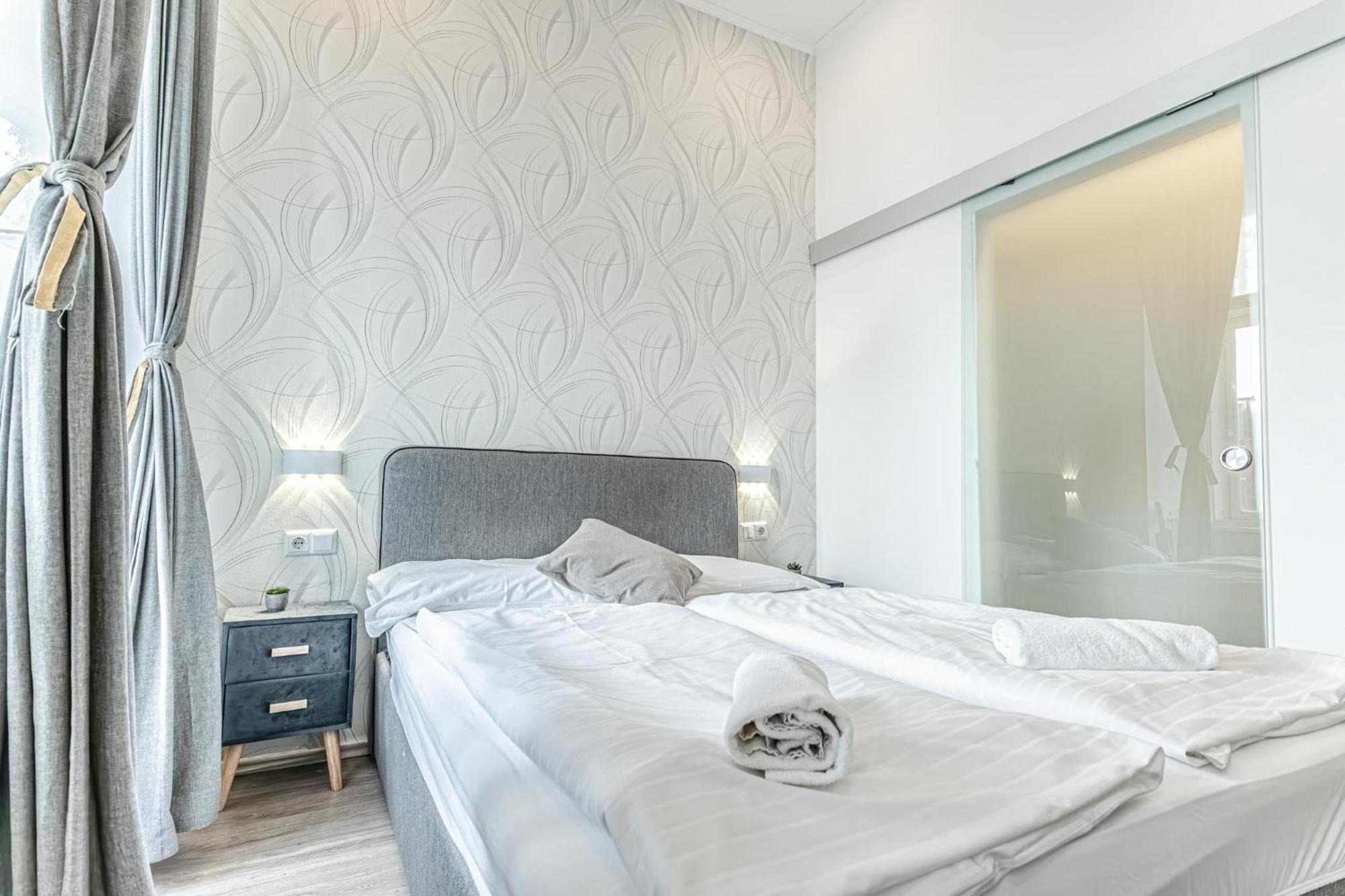Shopping Paradise 9br Complex Ideal For 22 People Apartment *