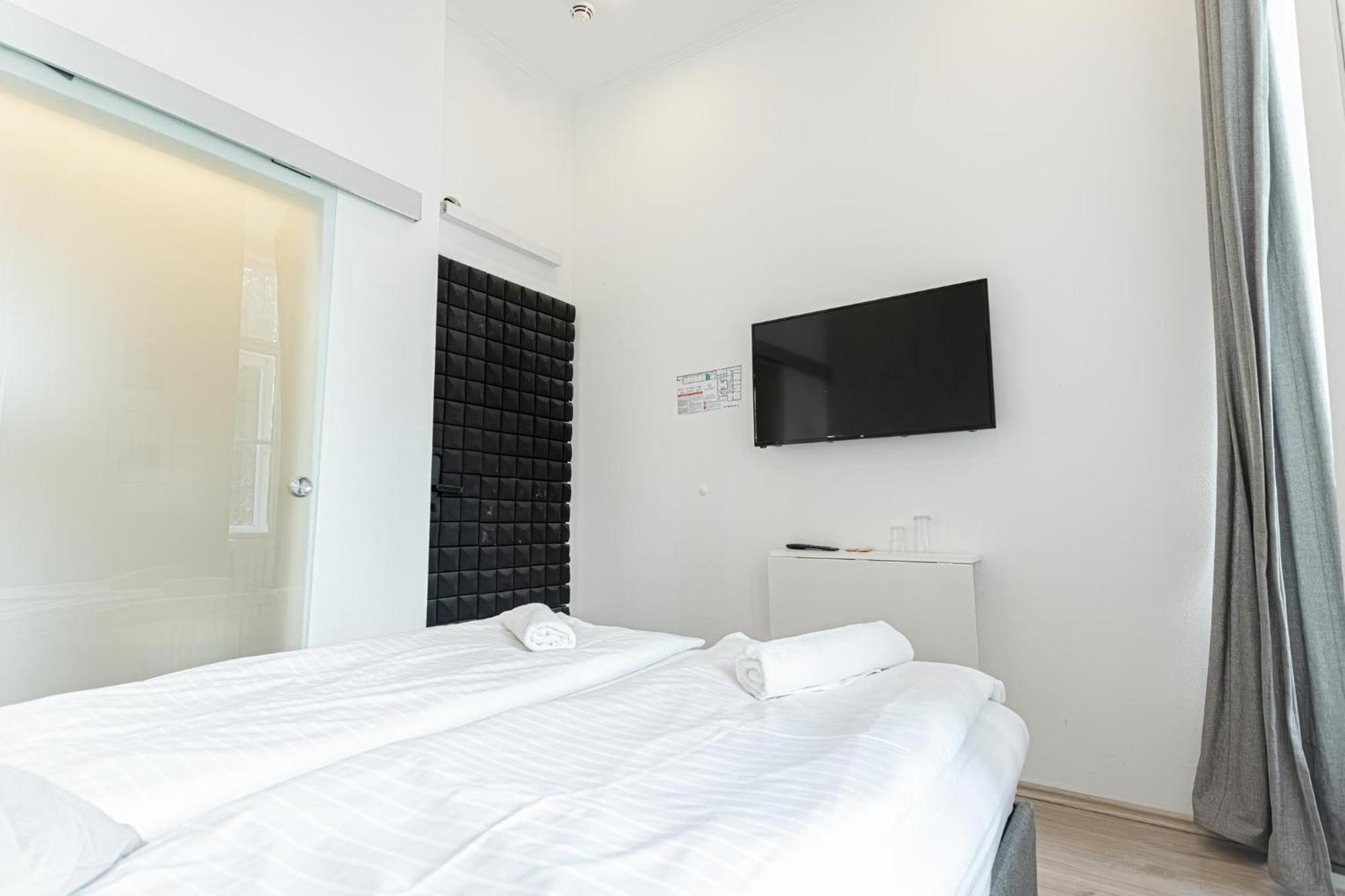 Apartment Shopping Paradise 9br Complex Ideal For 22 People