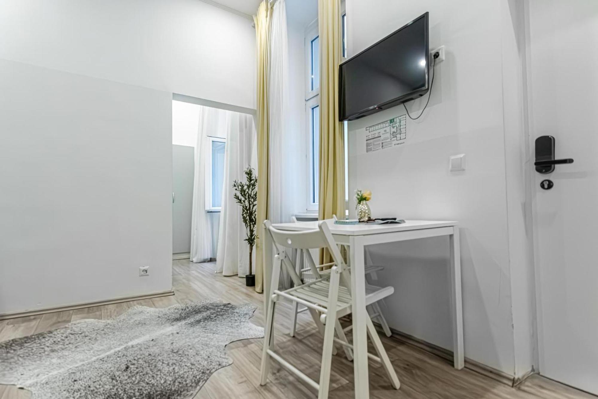 Shopping Paradise 9br Complex Ideal For 22 People Apartment Vienna