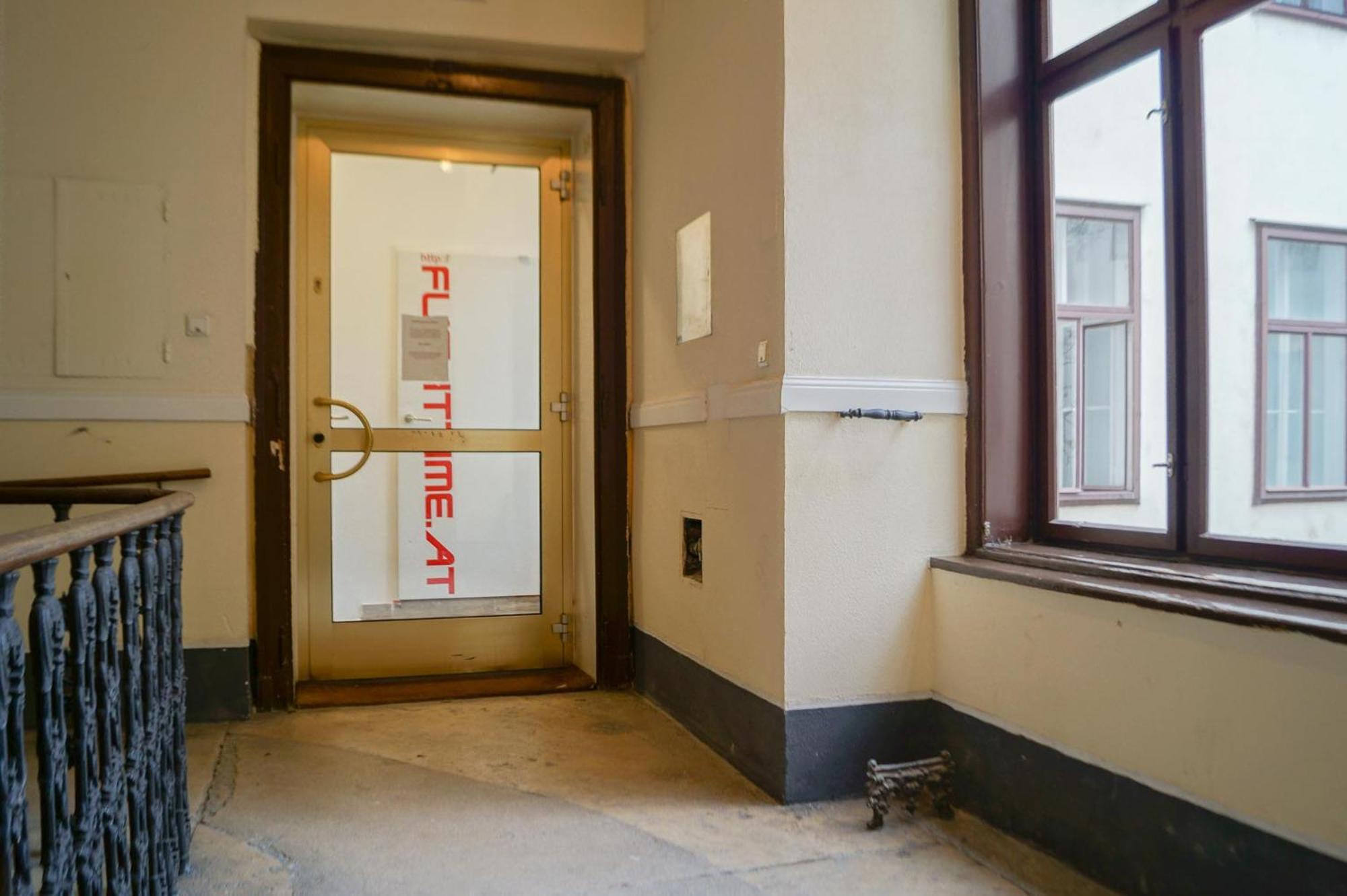 Apartment Shopping Paradise 9br Complex Ideal For 22 People Vienna