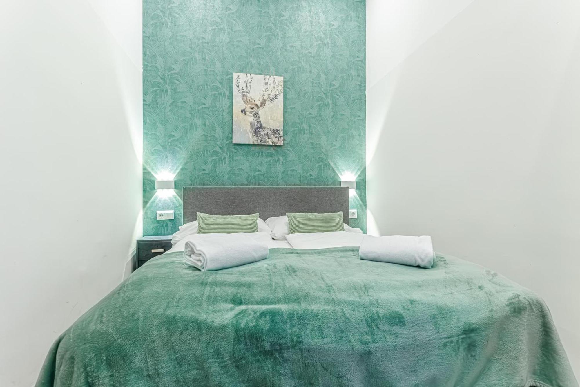 Shopping Paradise 9br Complex Ideal For 22 People Vienna
