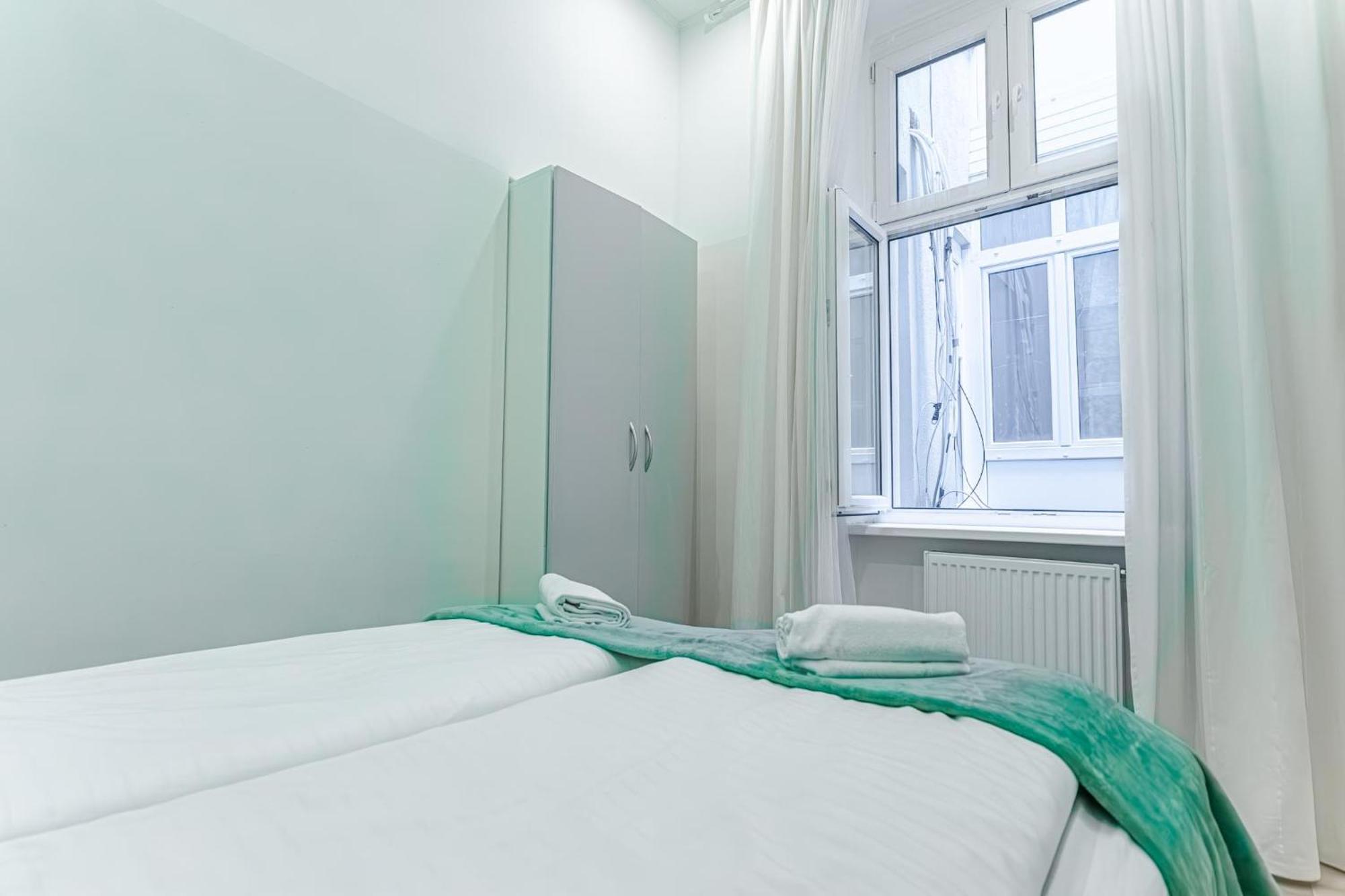 Shopping Paradise 9br Complex Ideal For 22 People * Vienna