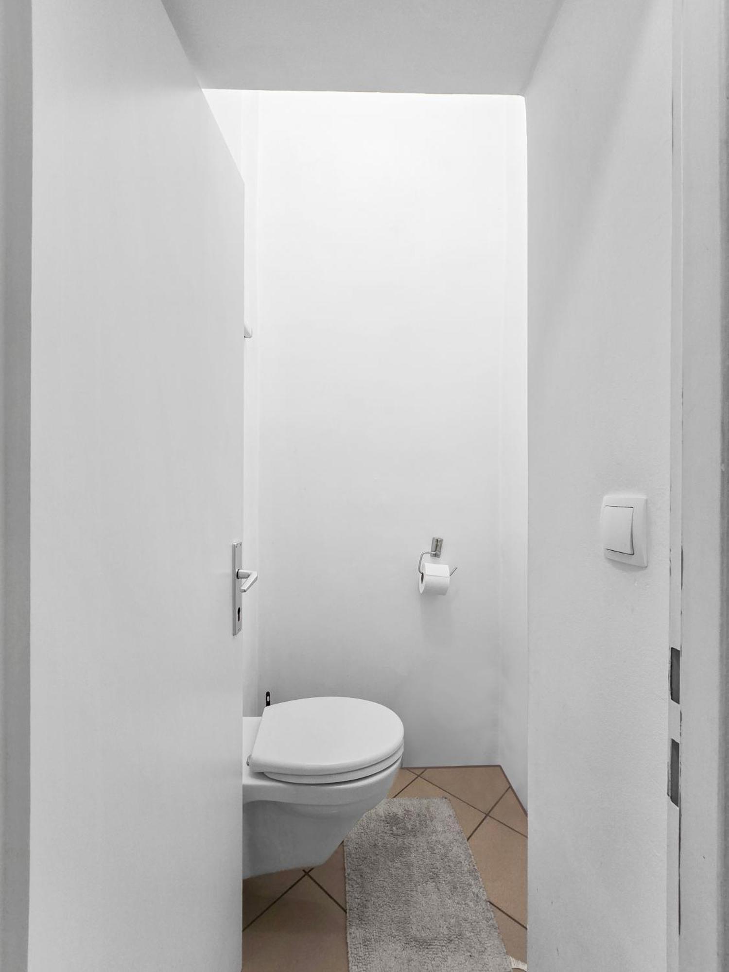 Three King-size Beds, Three Bedrooms Apartment Vienna