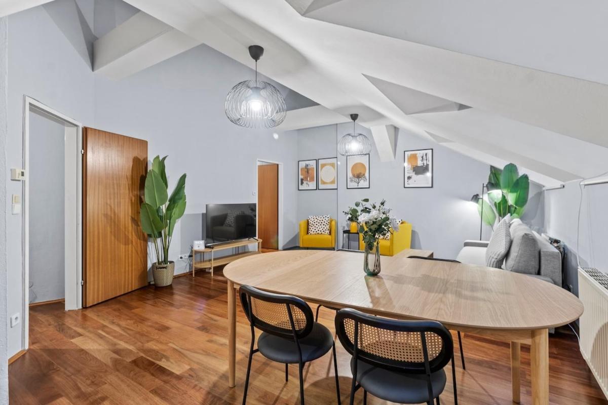Spacious Next To Shopping Mall With Balcony * Vienna