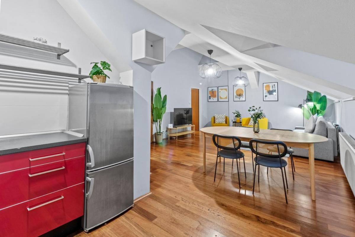 Spacious Next To Shopping Mall With Balcony * Vienna