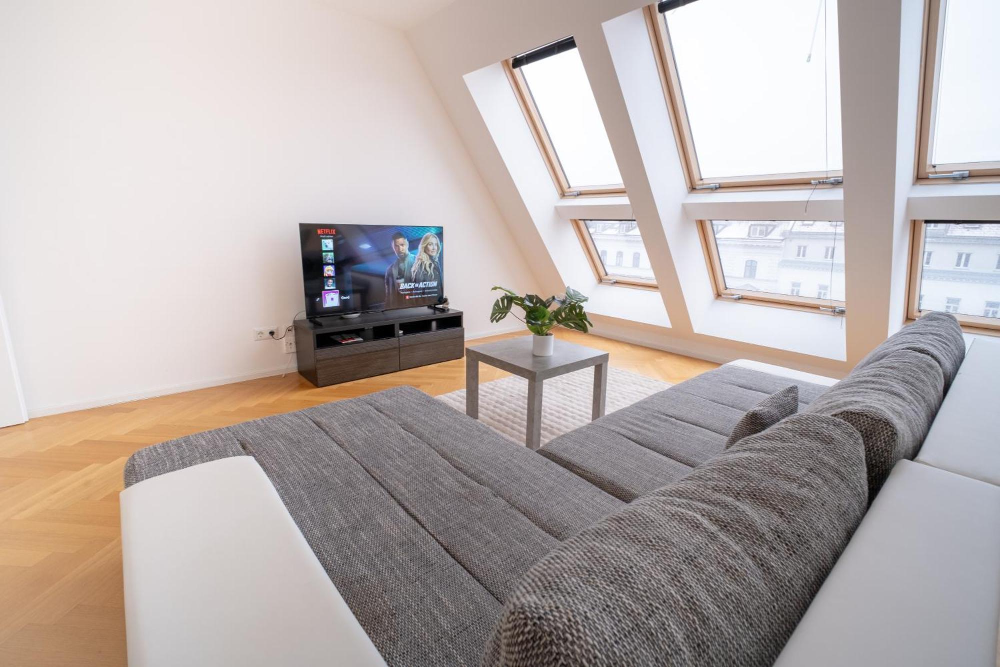 Apartment Sweet - Leopold