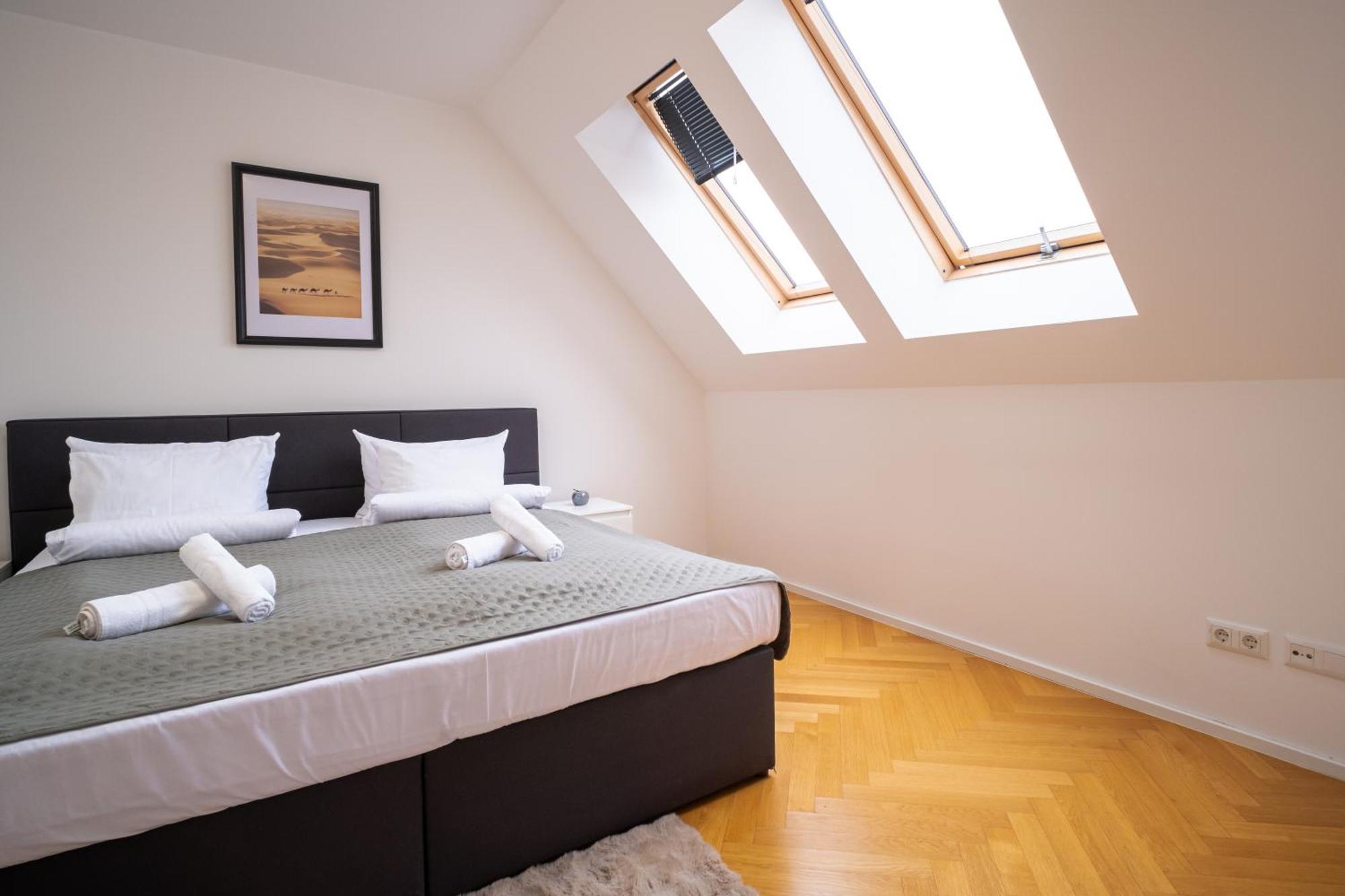 Apartment Sweet - Leopold *