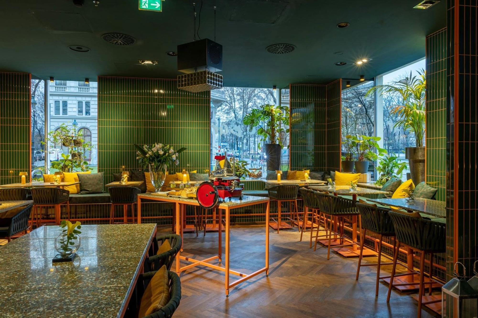 Le Méridien Hotel