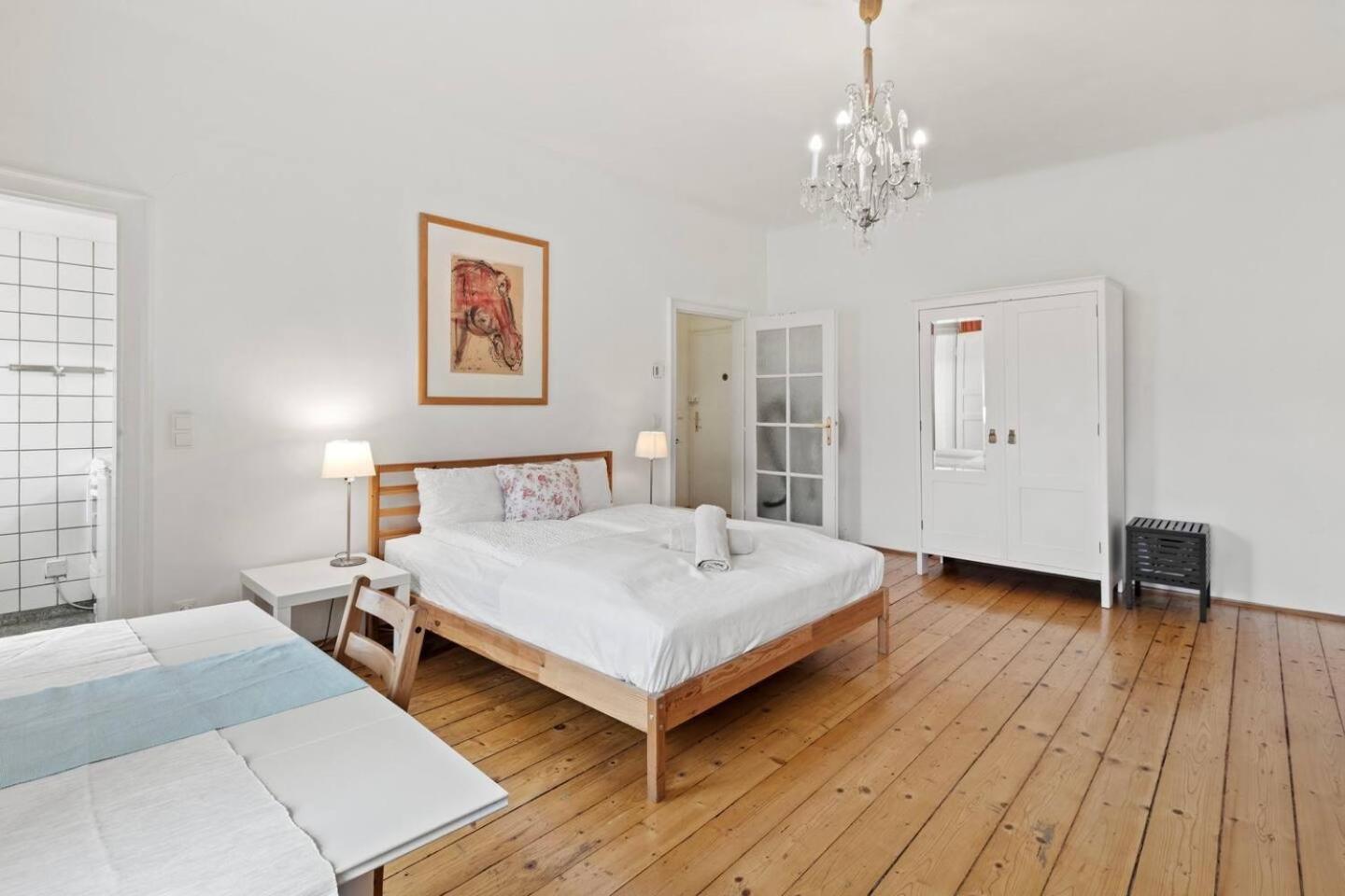 Apartment Chic 1-br - Perfect Location *