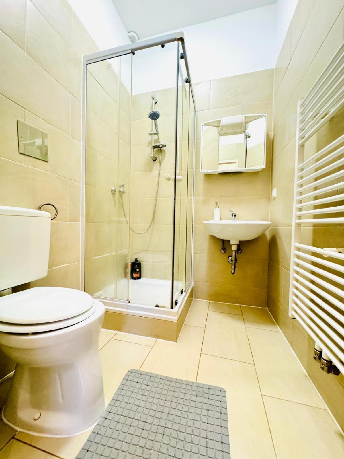 Apartment Chic For 5p, 12-min Walk To Augarten Wien