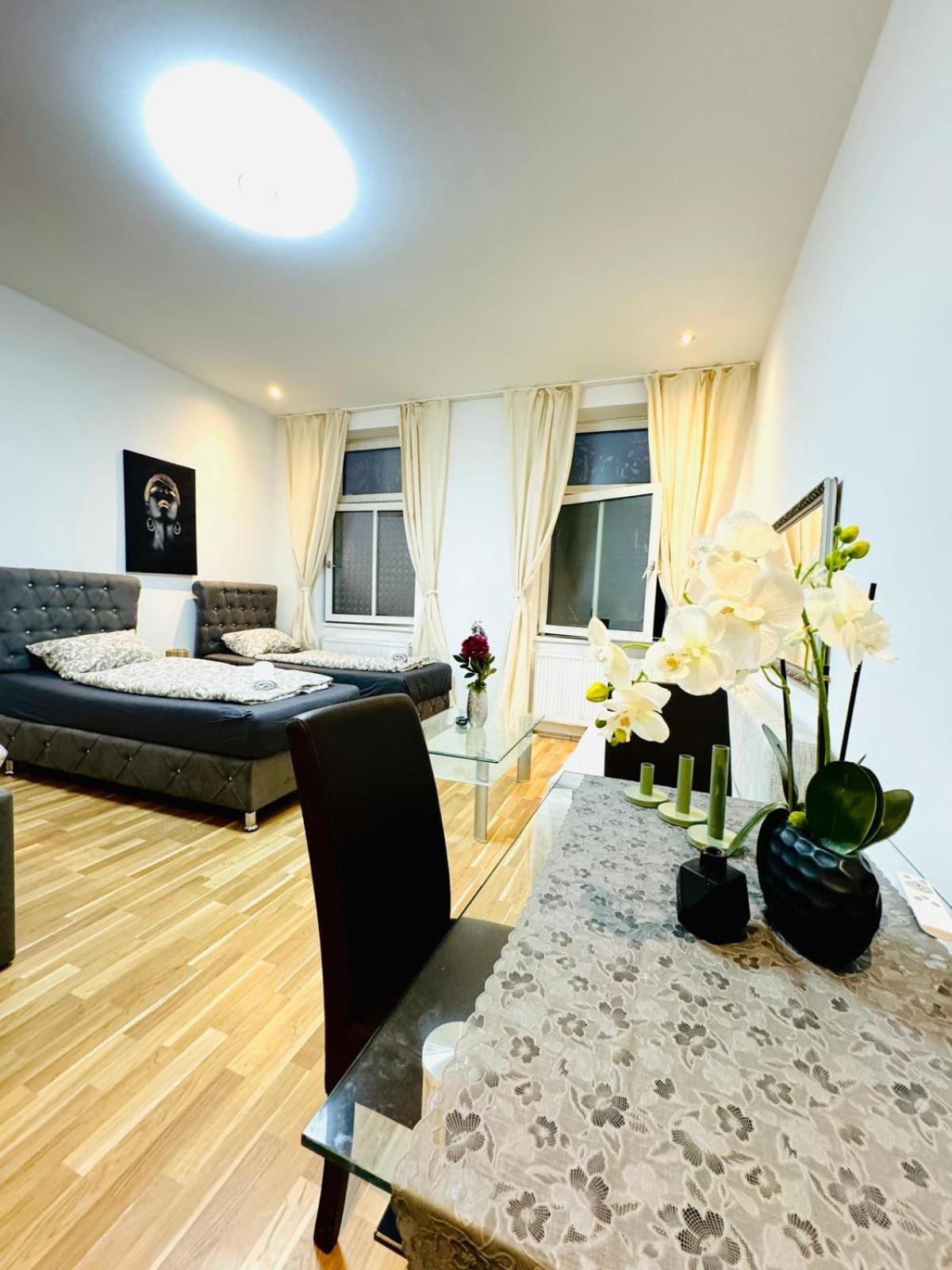 Chic For 5p, 12-min Walk To Augarten Apartment Wien