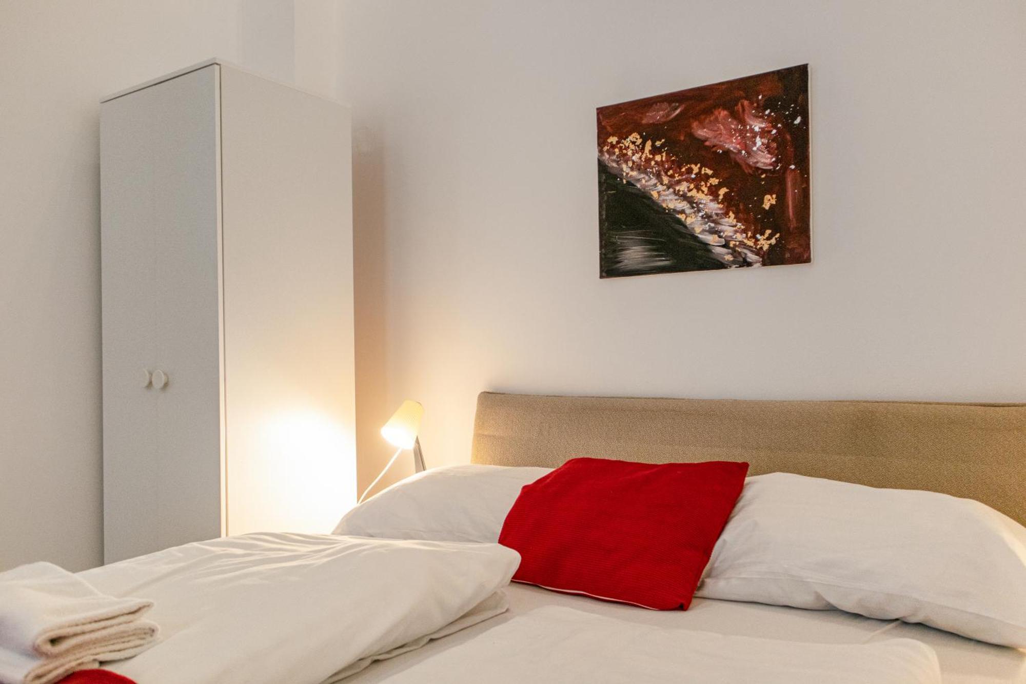Apartment 2 Spacious Apts For 6p, Only 7min To Stadthalle