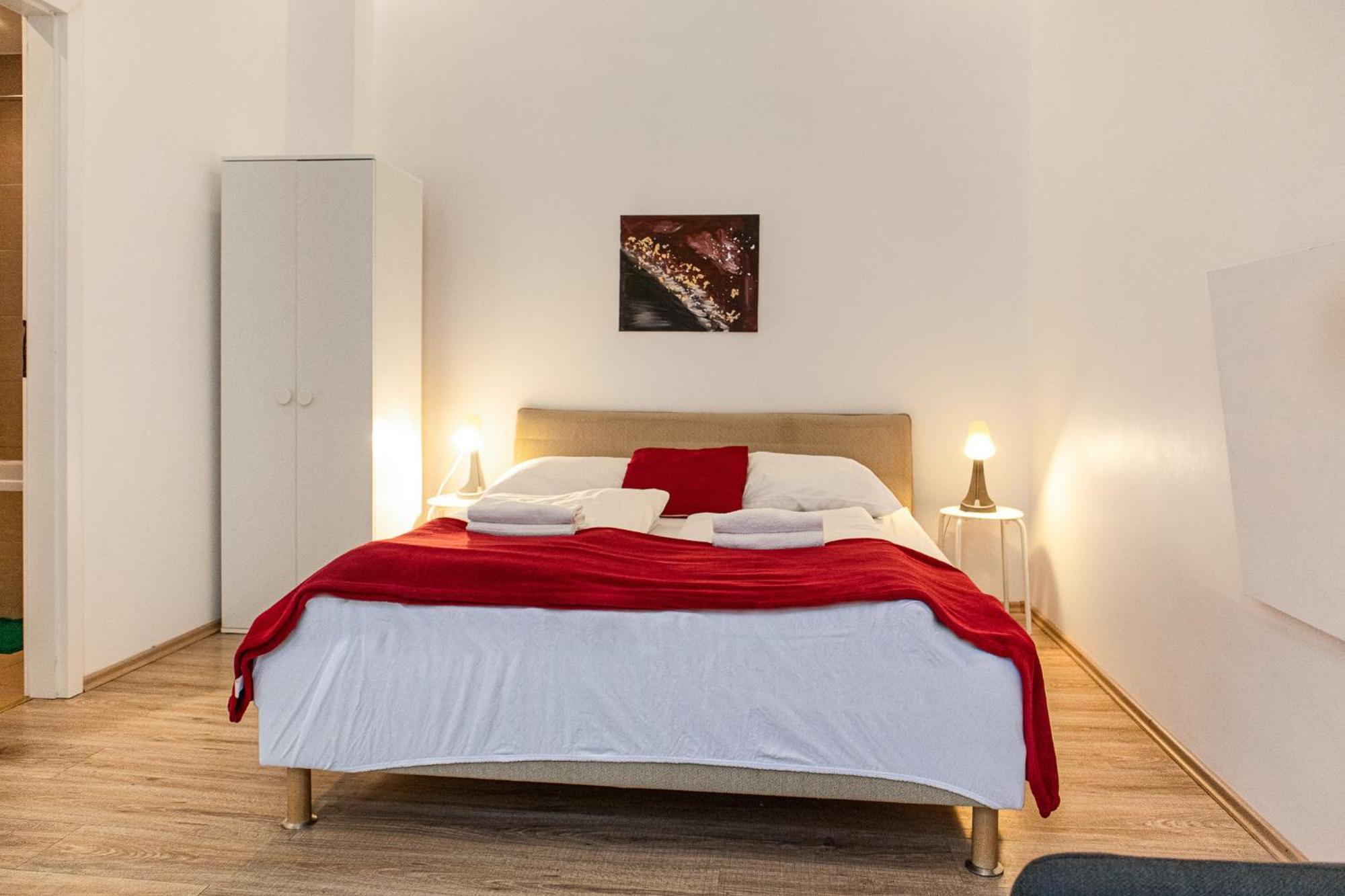 Apartment 2 Spacious Apts For 6p, Only 7min To Stadthalle Vienna