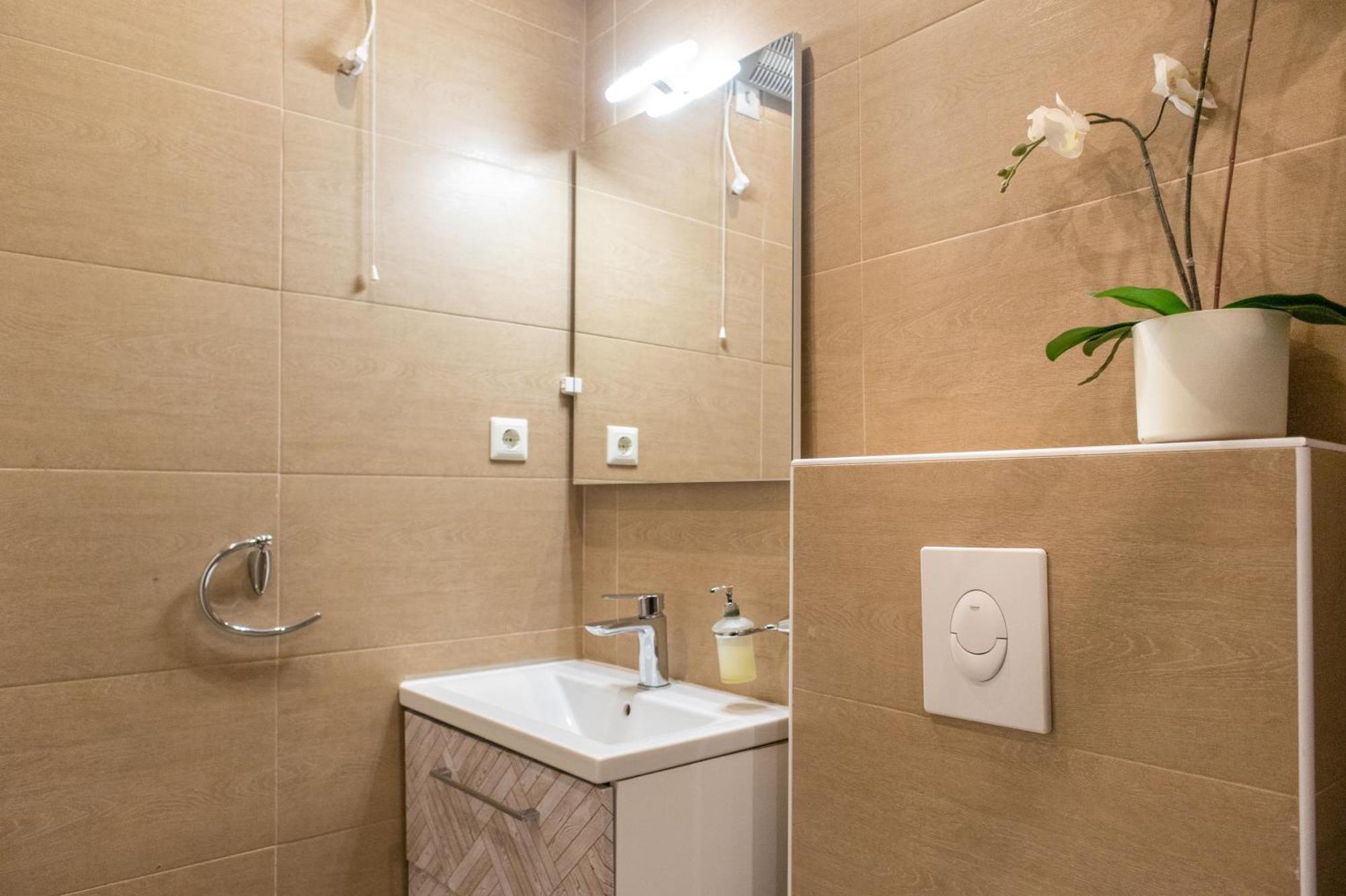 2 Spacious Apts For 6p, Only 7min To Stadthalle Apartment Vienna