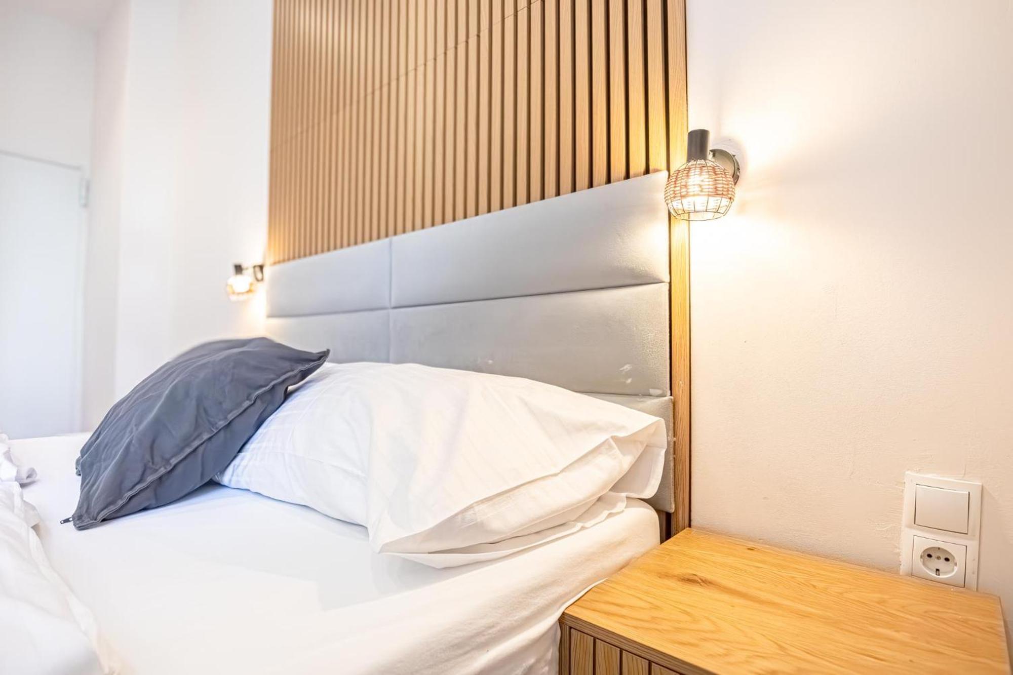Wiener Stadthalle Boutique - Ideal For Couples