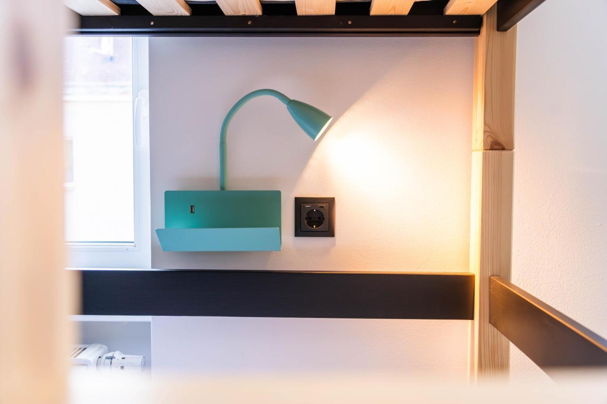 Myflat - Bright Near Station Apartment *