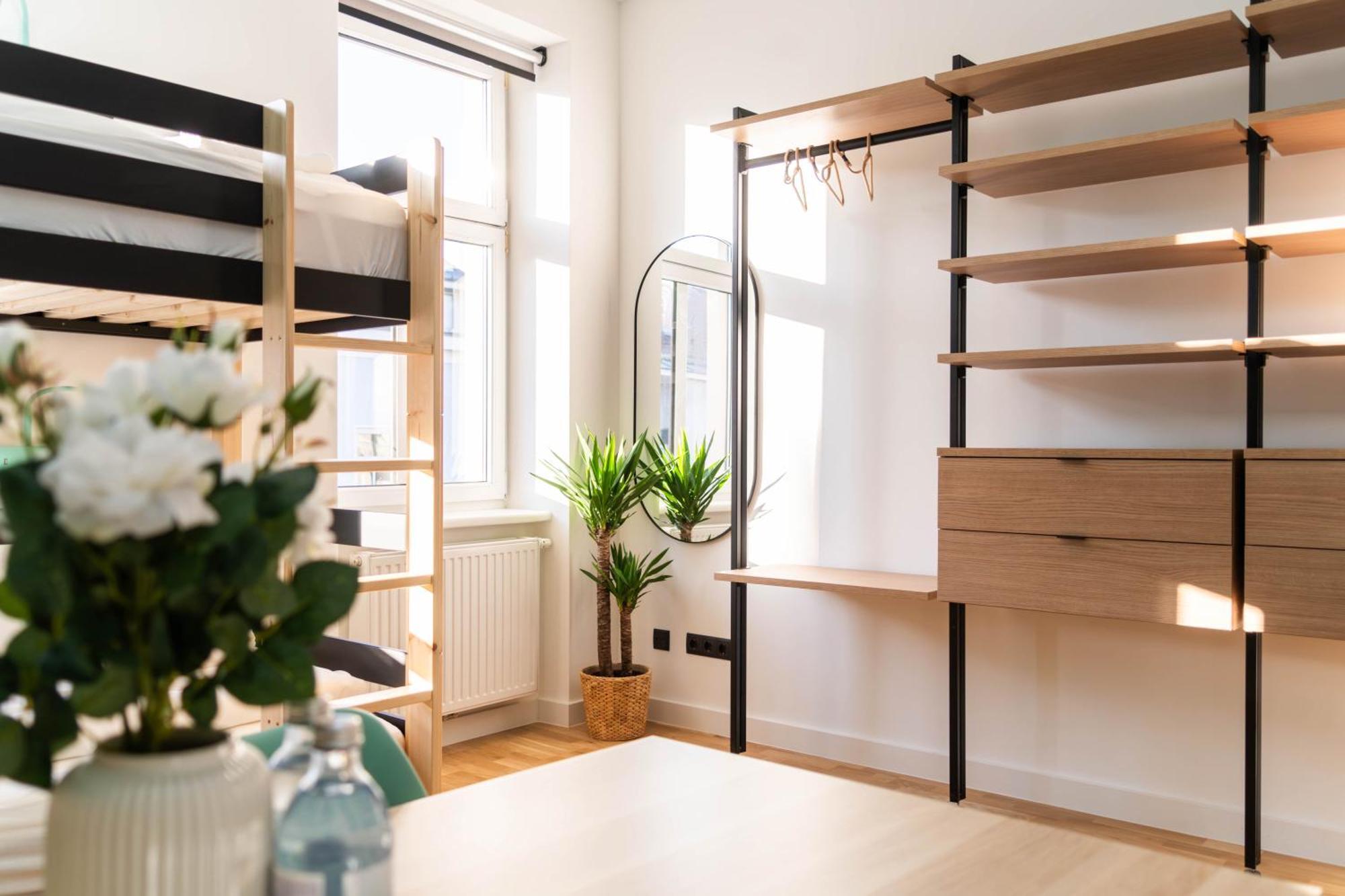 Myflat - Bright Near Station Apartment Vienna