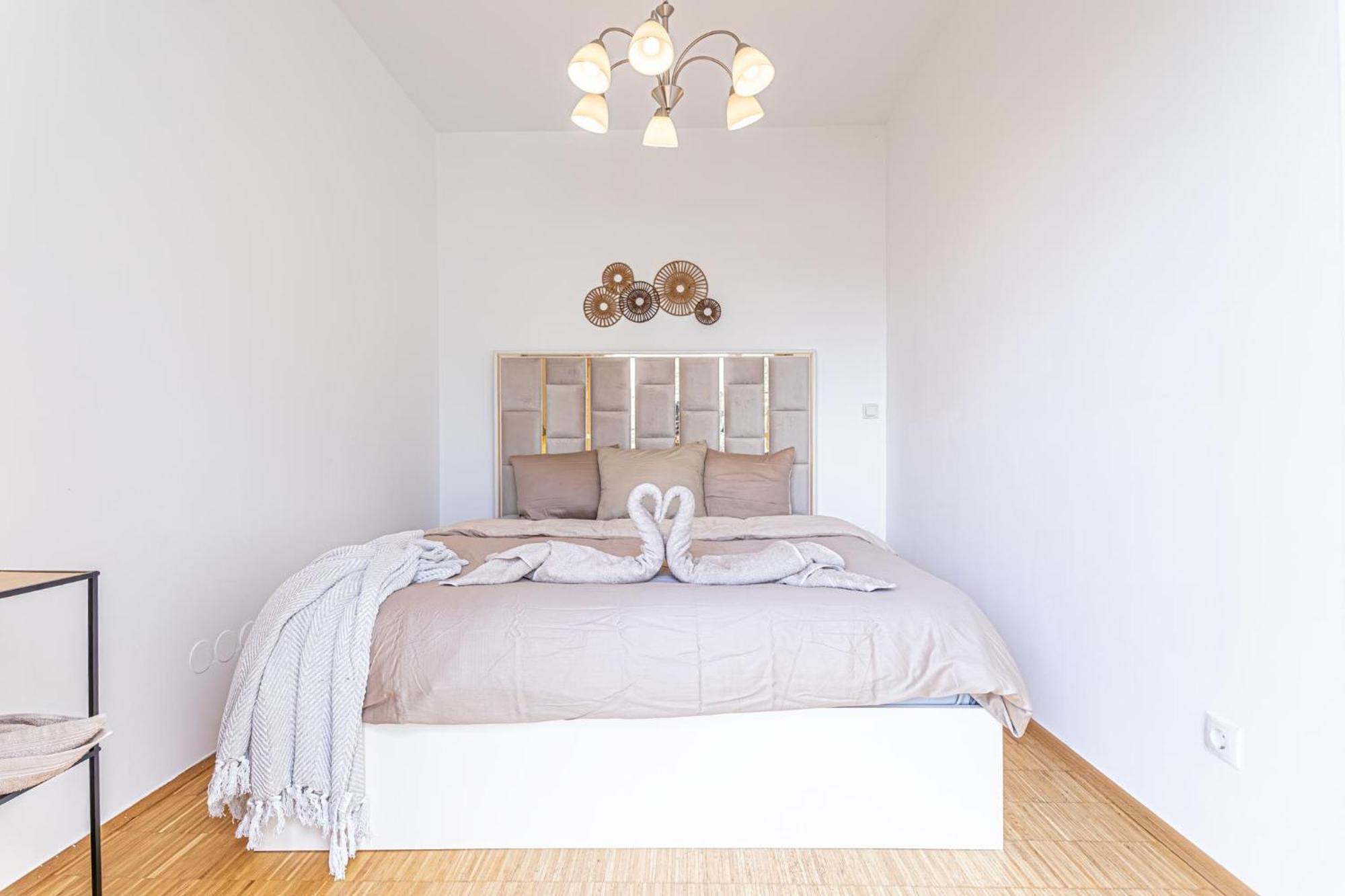 Luxury 3br And1 Lr In The Heart Of Viena