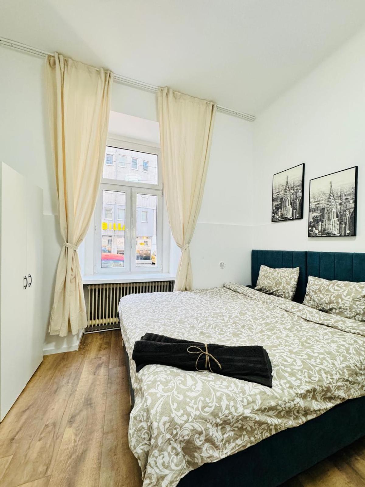 Comfortable 5br Shared 10 Minute Walk To Matzleinsdorfer Platz Appartamento