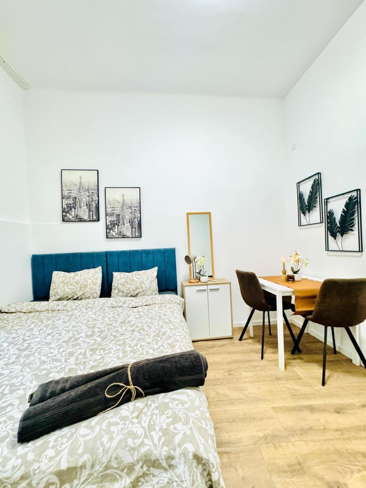 Appartamento Comfortable 5br Shared 10 Minute Walk To Matzleinsdorfer Platz *