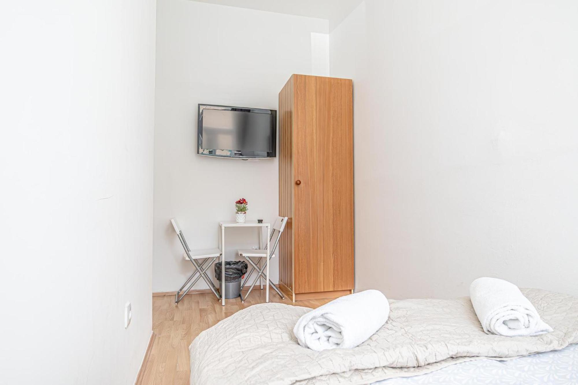 Apartment 6br / Shared Garden Near Lorenz Boehler & Danube