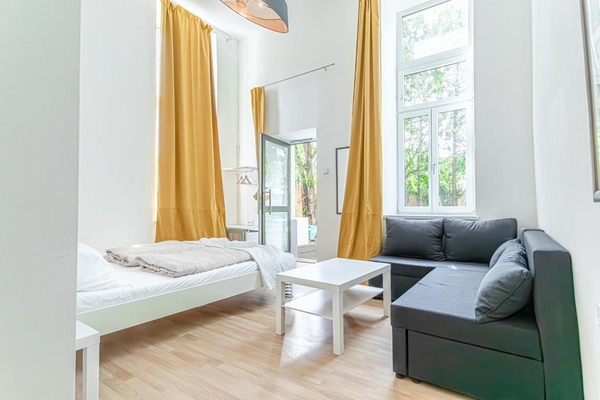 6br / Shared Garden Near Lorenz Boehler & Danube Apartment