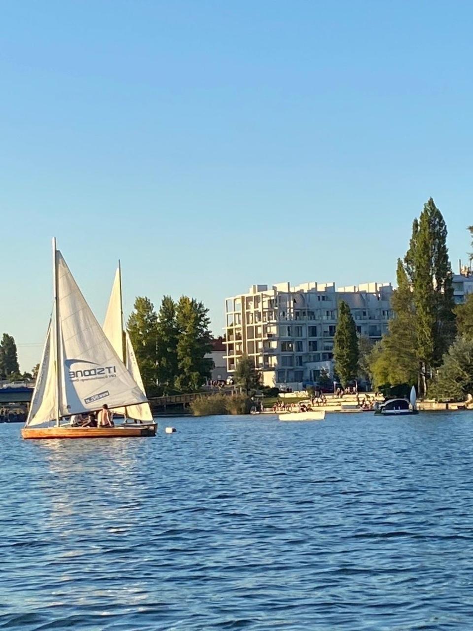 Mit Wasserblick An Der Alten Donau * Vienna