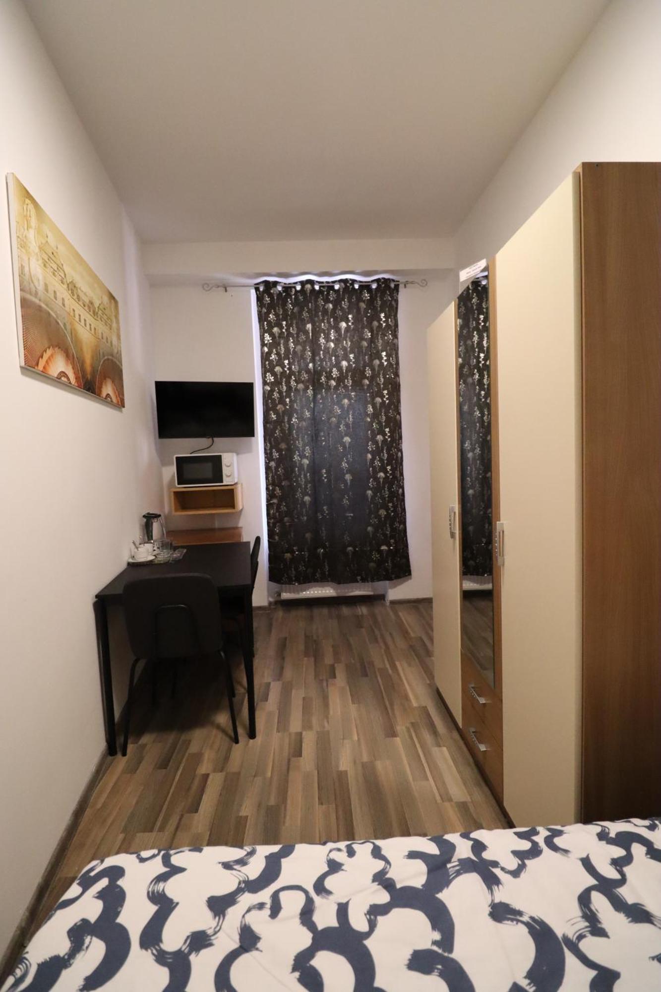 Grey Palazzo 1050 *
