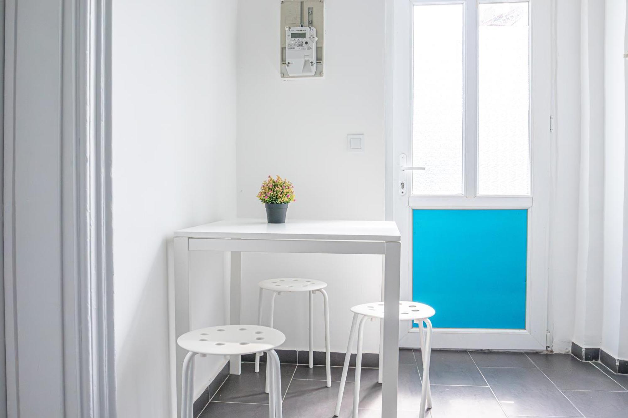 Inviting Economy 1br Apt. With The Location Viena