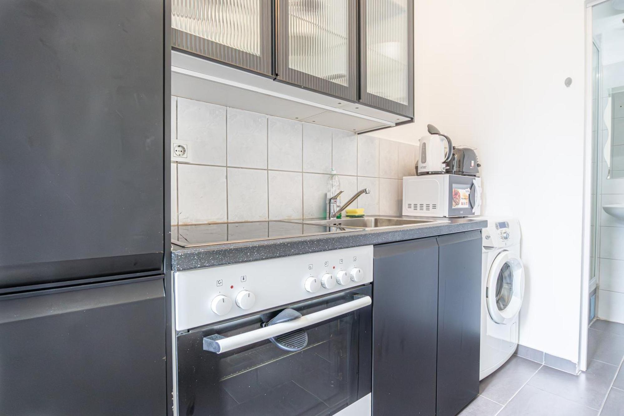 Inviting Economy 1br Apt. With The Location * Viena