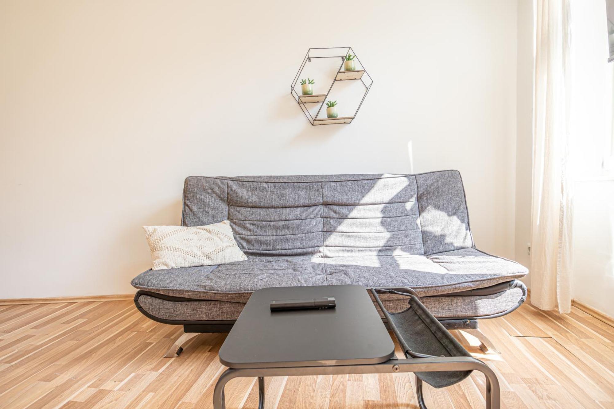 Inviting Economy 1br Apt. With The Location