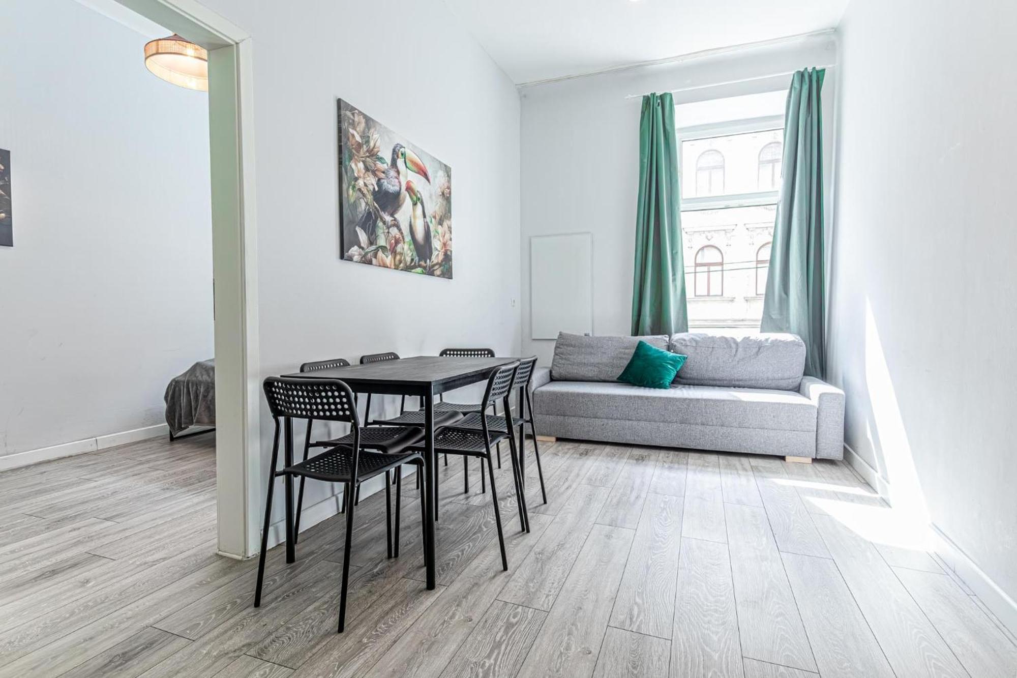 Budget-friendly 2br & 1lr, Delight