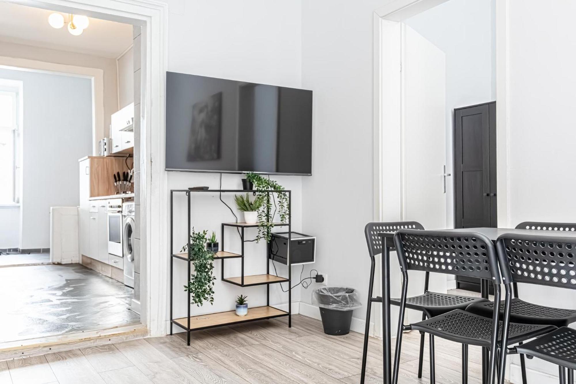 Apartment Budget-friendly 2br & 1lr, Delight Wien