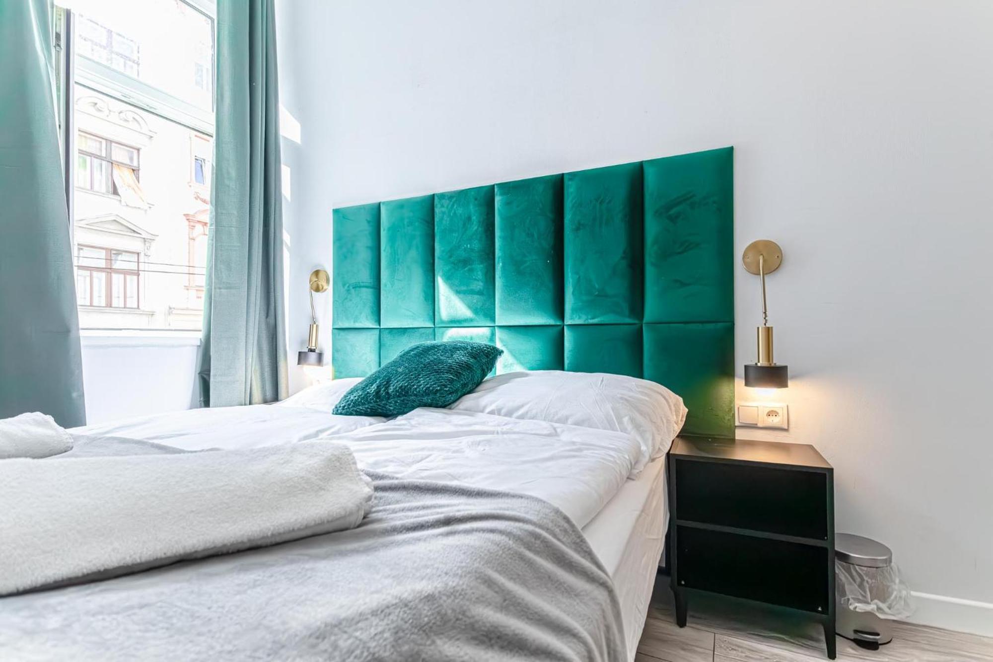 Budget-friendly 2br & 1lr, Delight Apartment
