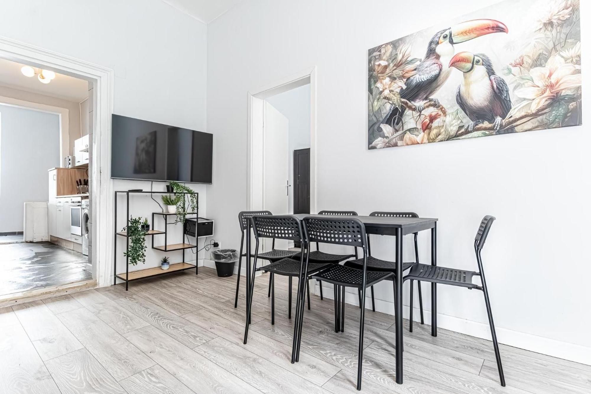 Budget-friendly 2br & 1lr, Delight Apartment Wien