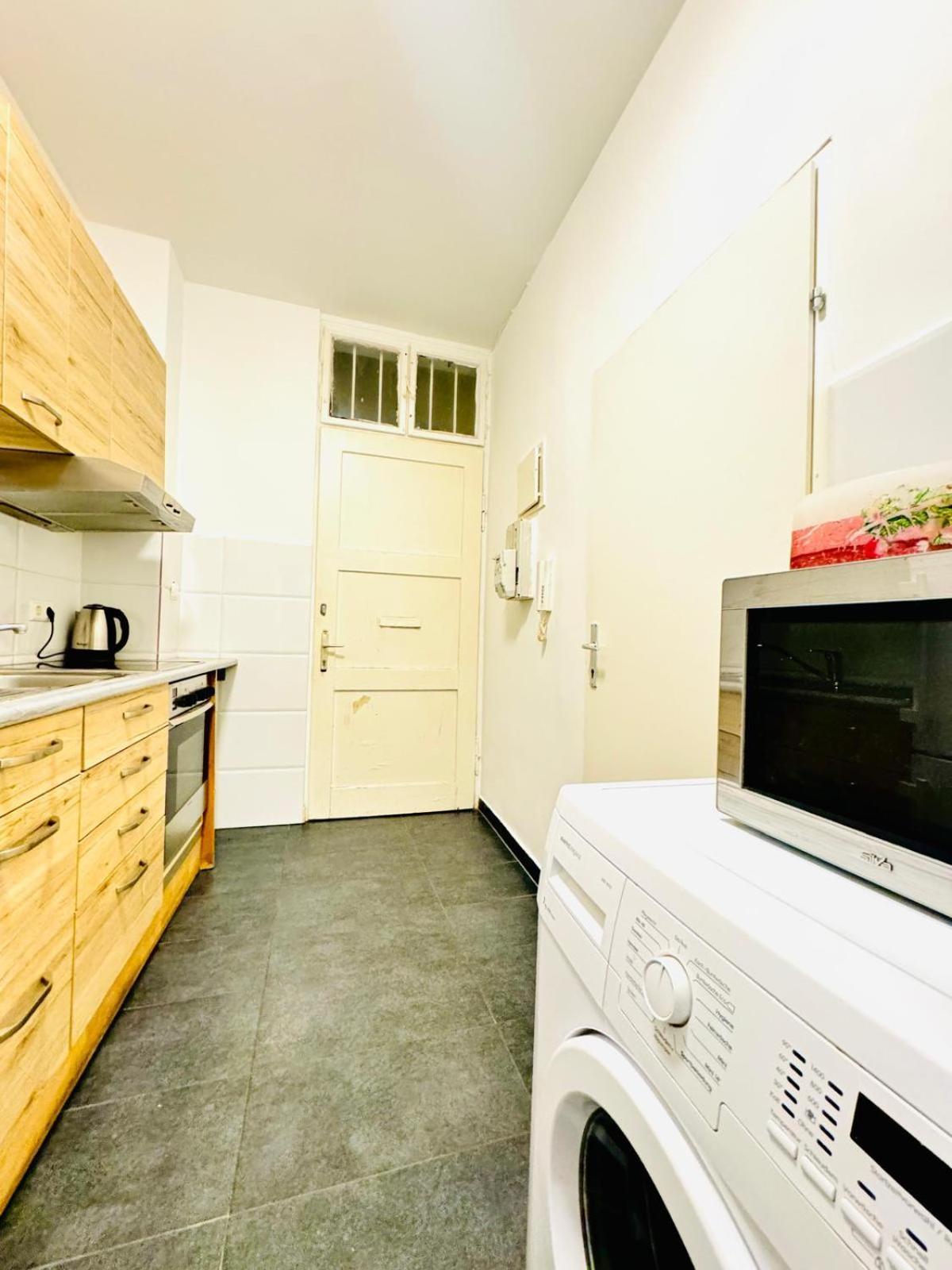 Amazing 2br Near Praterstern Apartment