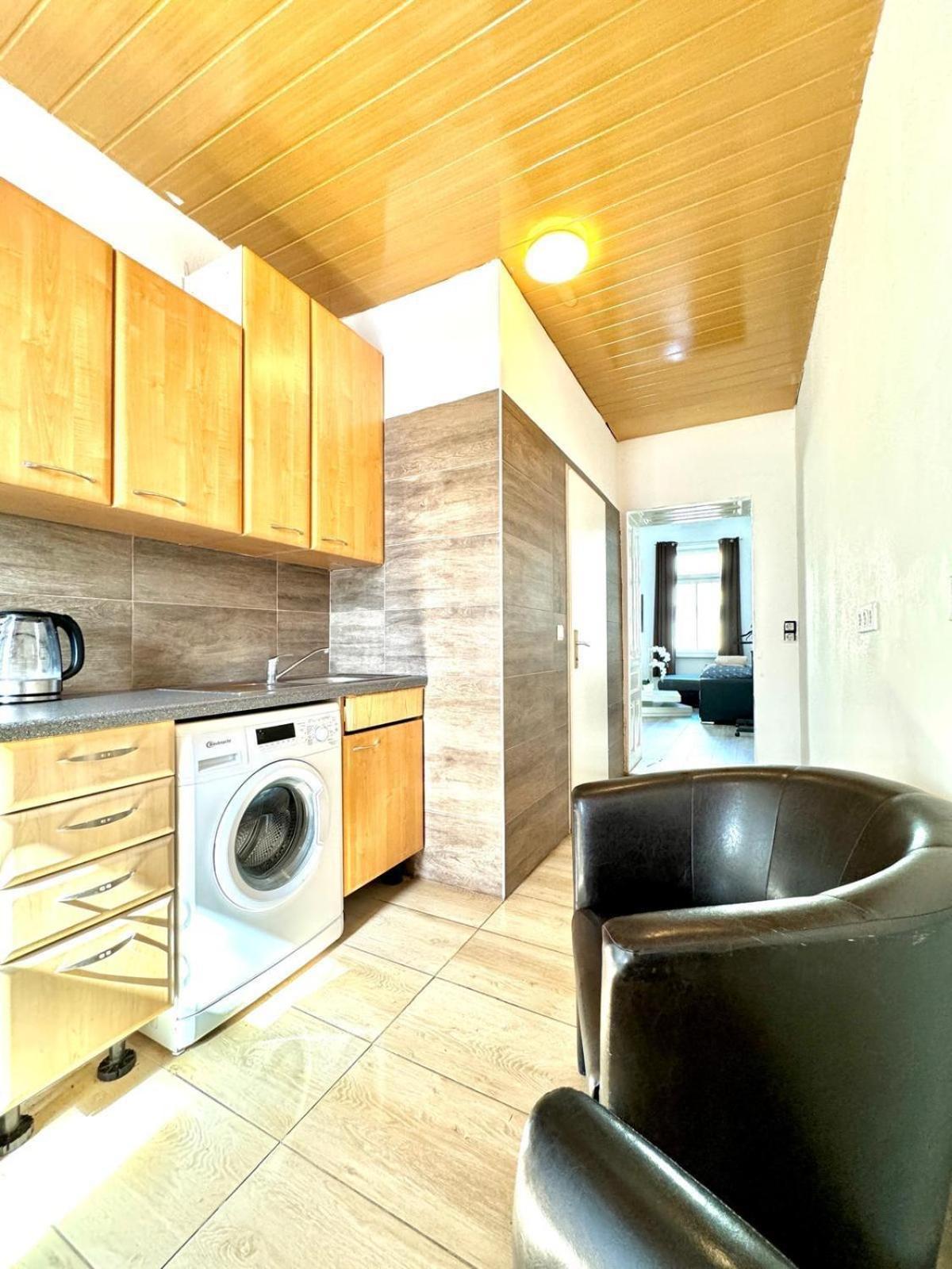 Apartment Comfy For Up To 3p, 10min To Fac Platz *