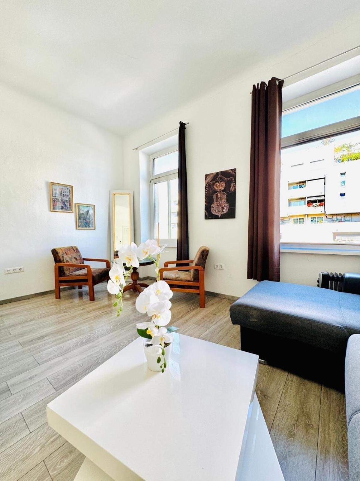 Apartment Comfy For Up To 3p, 10min To Fac Platz *