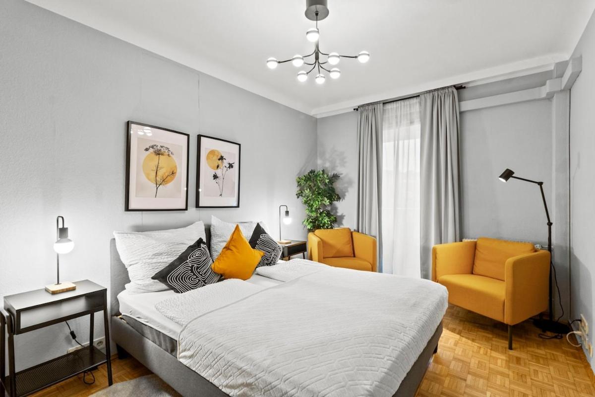 Apartment Great Public Transport I 80sqm I Loggia With A View