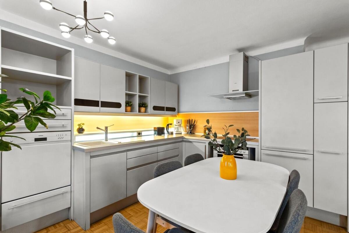 Great Public Transport I 80sqm I Loggia With A View Apartment Vienna