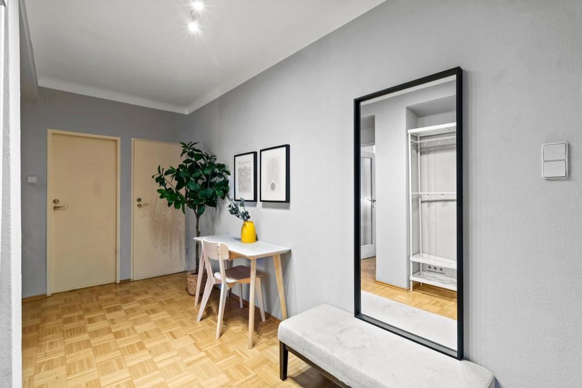 Great Public Transport I 80sqm I Loggia With A View Vienna