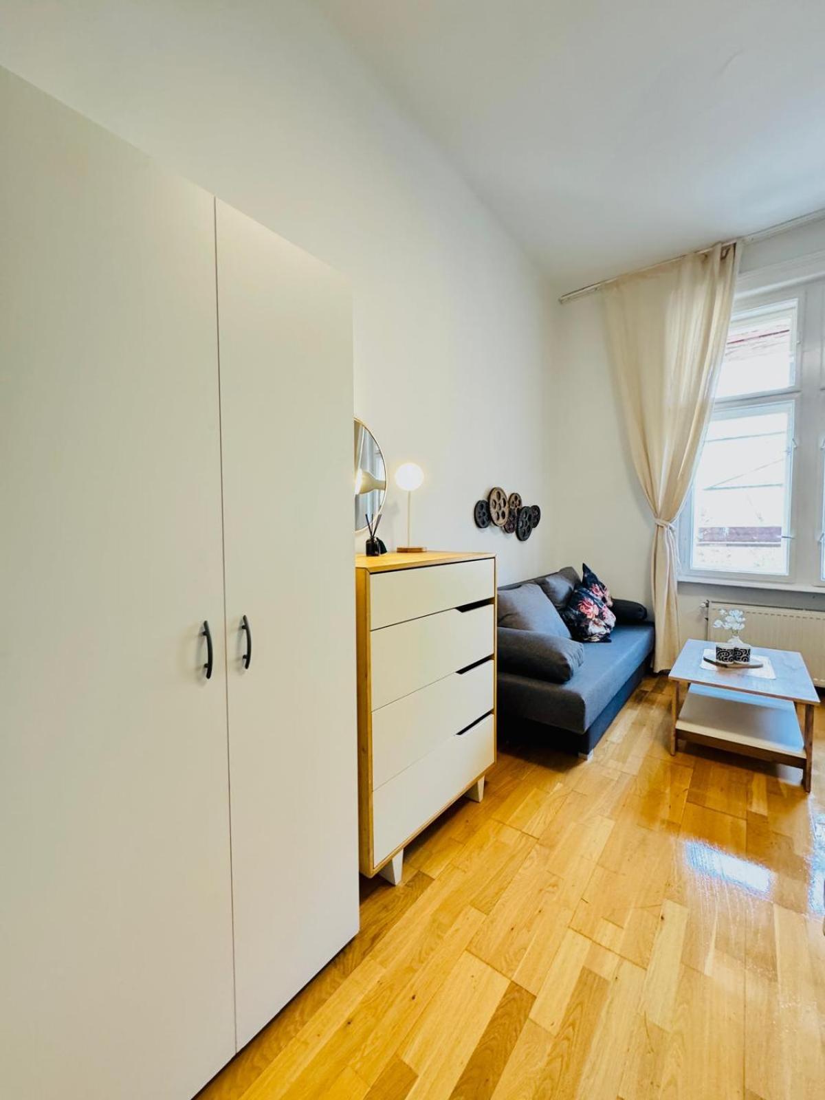 Comfy In A Shared Apartment, Only 17min Walk To Schoenbrunn * Vienna