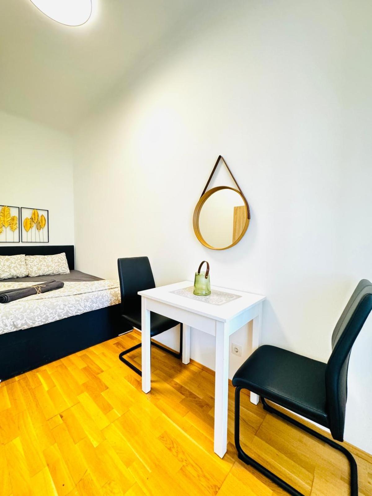 Comfy In A Shared Apartment, Only 17min Walk To Schoenbrunn * Vienna