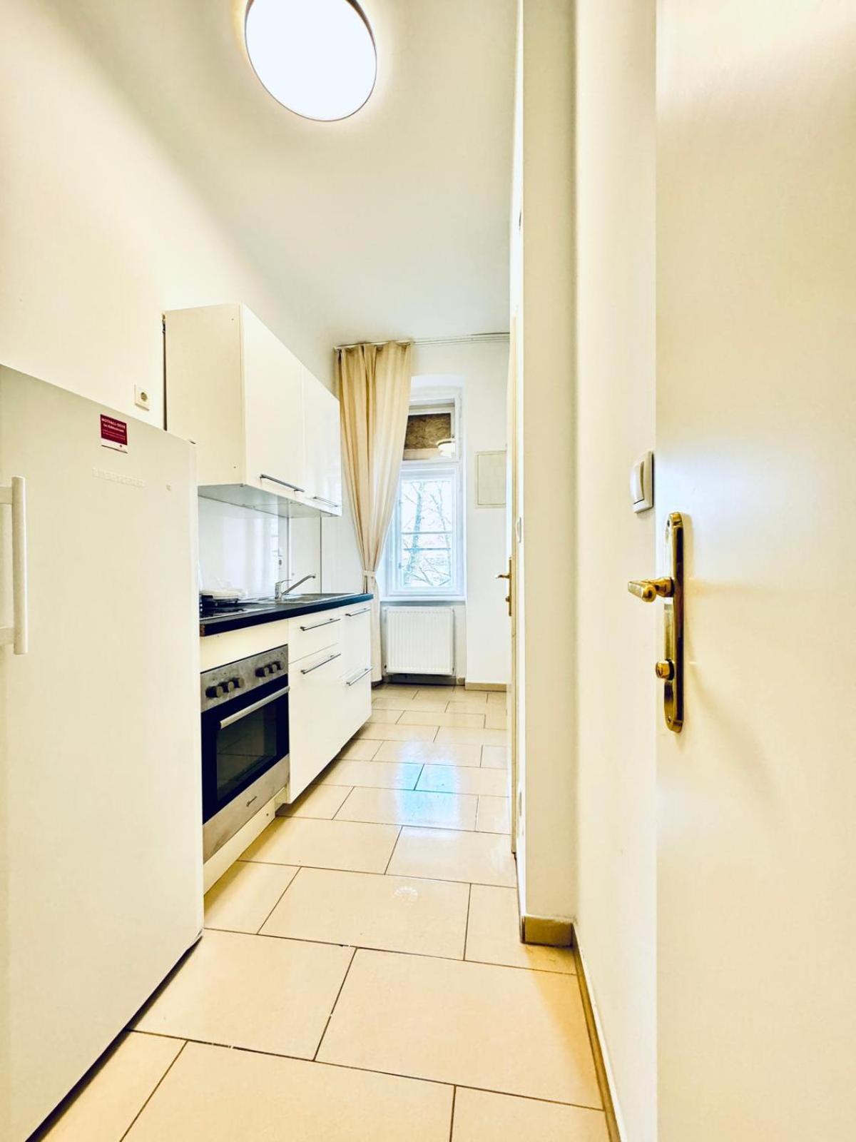 Apartment Comfy In A Shared Apartment, Only 17min Walk To Schoenbrunn