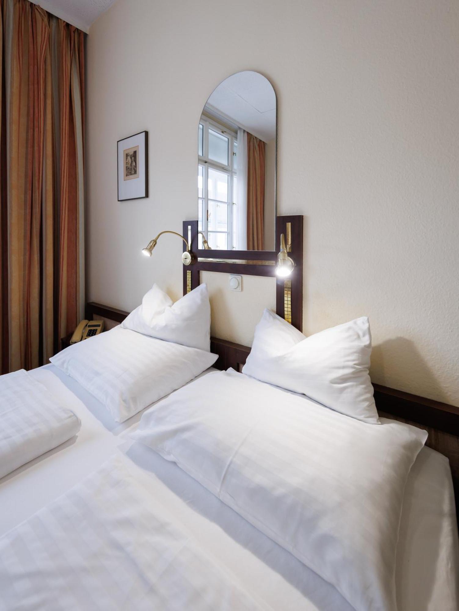 Continental Hotel-pension Bed & Breakfast