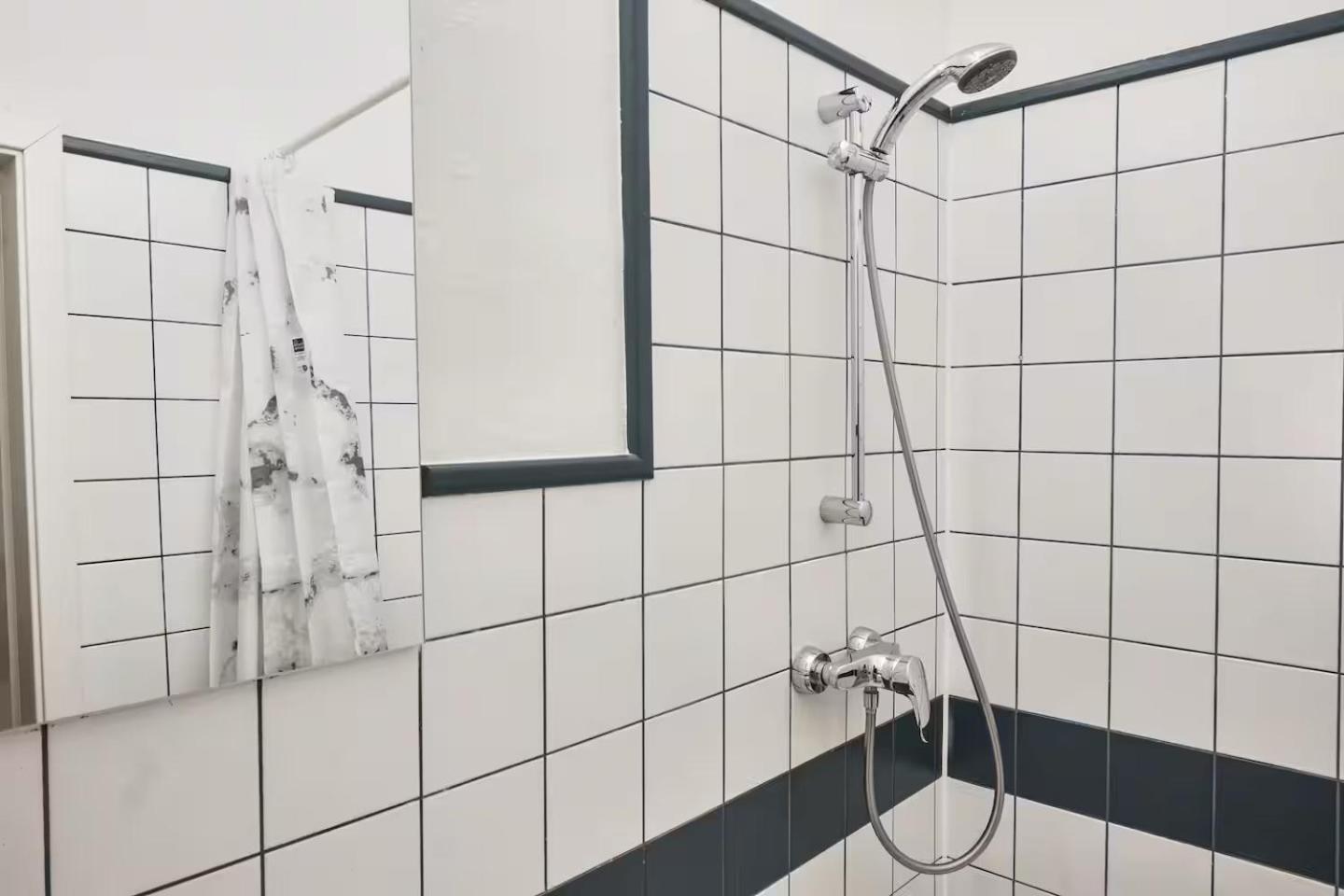 Very Apartments, 5 Min To Center, No Reception Hotel