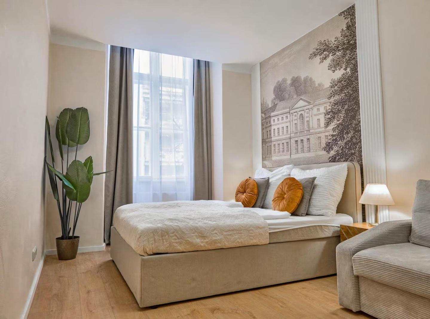 Very Apartments, 5 Min To Center, No Reception